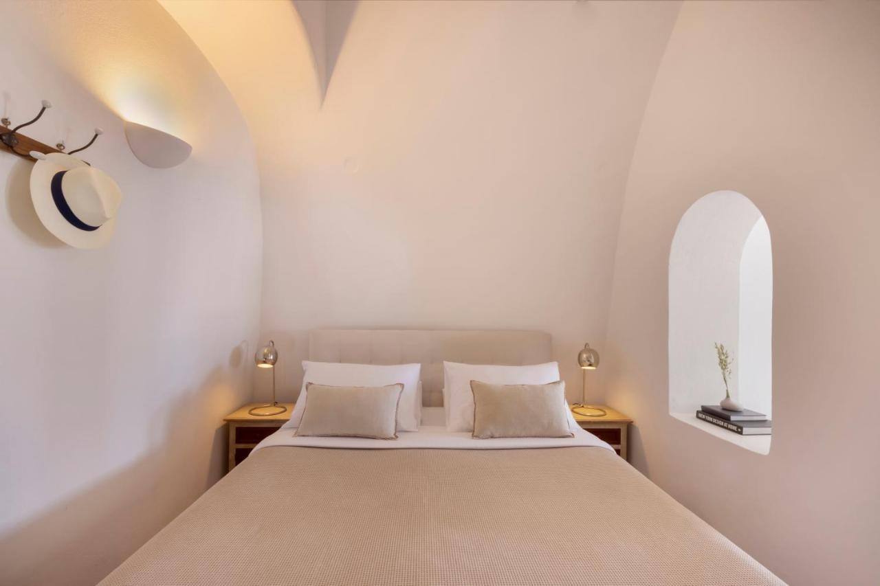 Bluedome Cavehouses By Otium * Oia (Santorini)